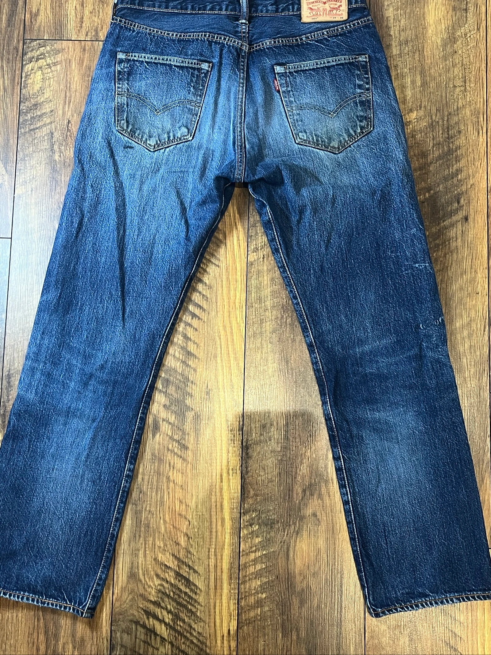 501 blauwe medium rechte snit lichtgevende natuurlijke spijkerbroek - Levi's Strauss & Co - maat 34/30 - goede staat – photo 12